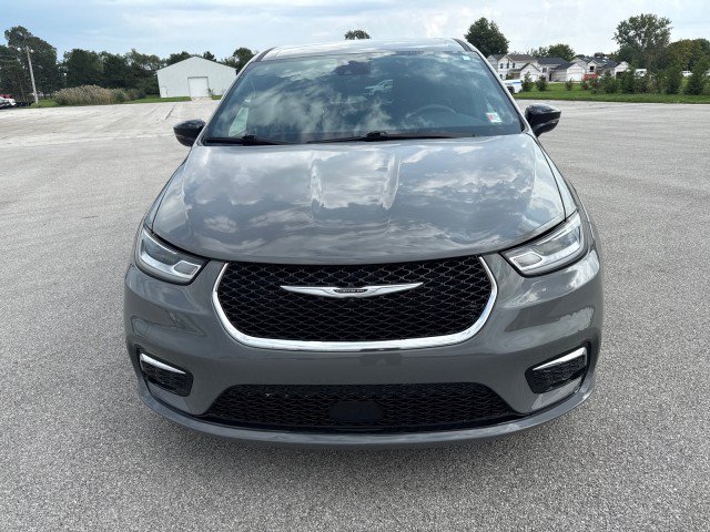 Used 2025 Chrysler Pacifica Select FWD image 8