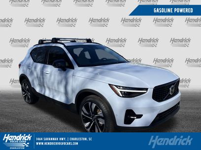 New 2025 Volvo XC40 B5 Ultra w/ Protection Package Premier
