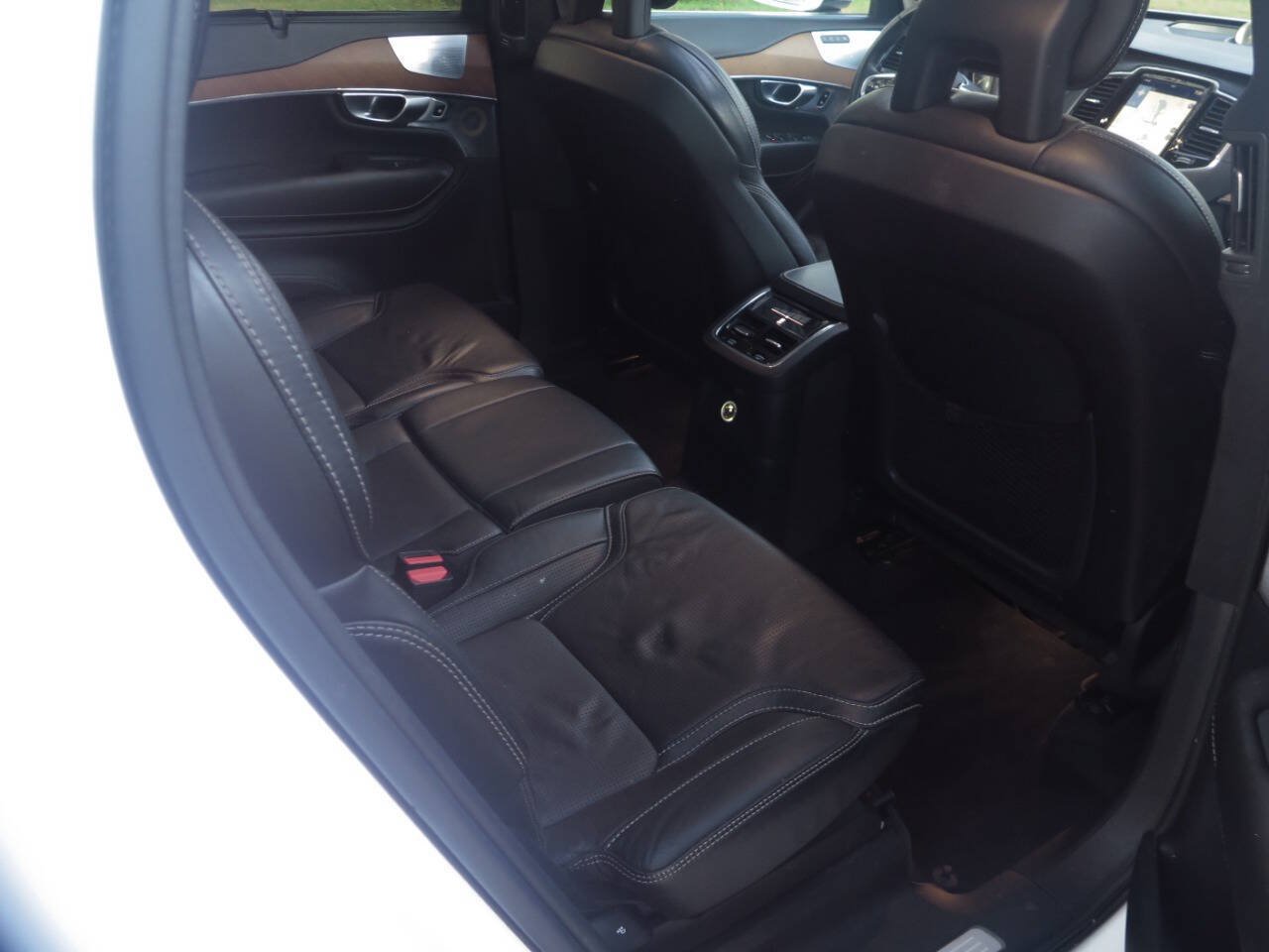 Used 2017 Volvo XC90 T8 Inscription w/ Luxury Package AWD/4WD image 16