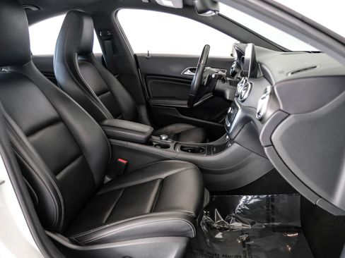 Used 2018 Mercedes-Benz CLA 250 image 32