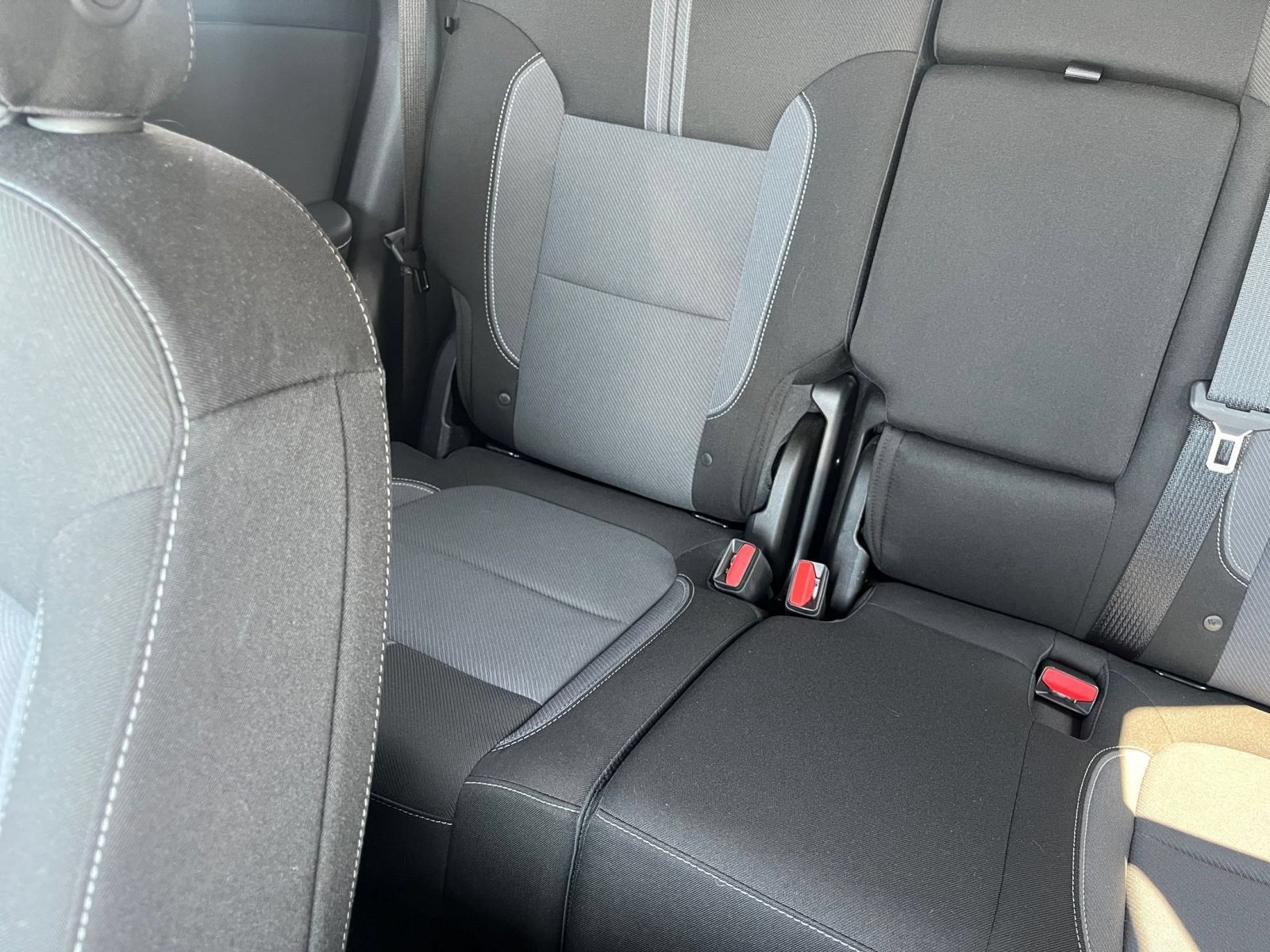 Used 2025 Chevrolet Blazer LT FWD image 39