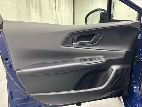 Used 2025 Toyota Prius XLE image 8