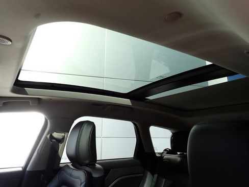 New 2026 Lincoln Corsair Premiere image 20