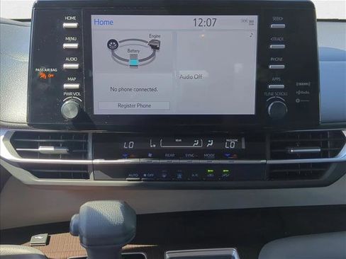 Certified 2024 Toyota Sienna LE image 10