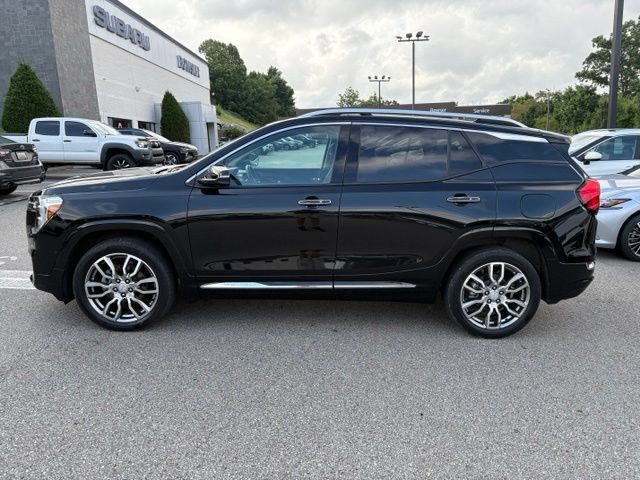 Used 2023 GMC Terrain Denali w/ Denali Premium Package AWD/4WD image 2