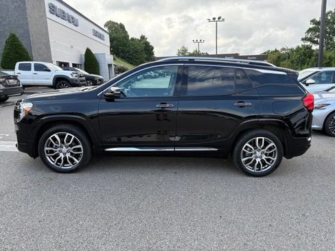 Used 2023 GMC Terrain Denali w/ Denali Premium Package AWD/4WD image 2