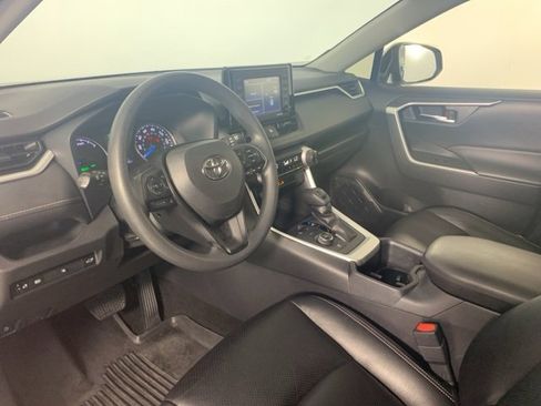 Used 2022 Toyota RAV4 XLE image 12