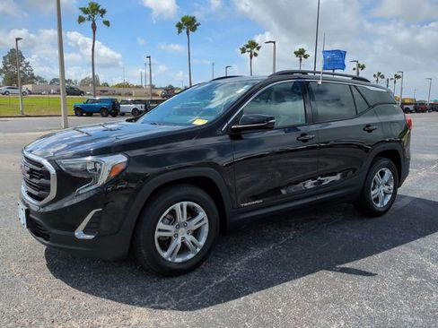 Used 2020 GMC Terrain SLE w/ Driver Convenience Package FWD image 8