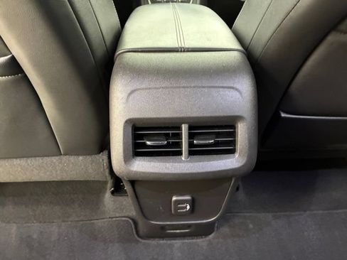 Used 2023 GMC Terrain SLT w/ Infotainment Package II AWD/4WD image 19