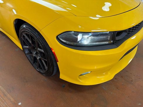 Used 2017 Dodge Charger R/T RWD image 9