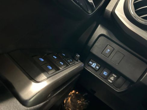 Used 2021 Toyota Tacoma 4x4 Double Cab image 23