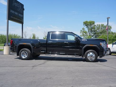 Used 2023 GMC Sierra 3500 Denali w/ Denali Ultimate Package AWD/4WD image 2
