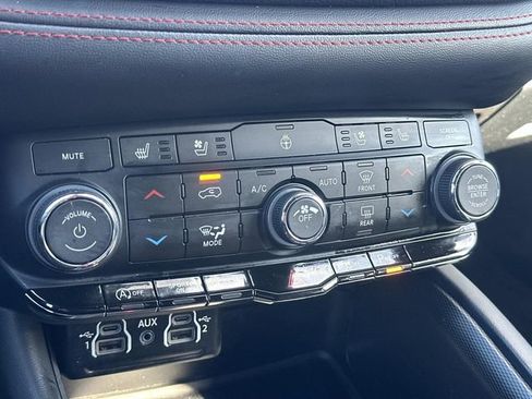 Used 2024 Dodge Durango GT image 33