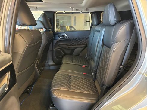 Used 2023 Mitsubishi Outlander SEL image 15