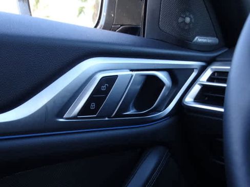 Used 2025 BMW M440i w/ Premium Package image 37