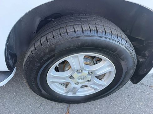 Used 2010 Toyota Sequoia SR5 RWD image 37