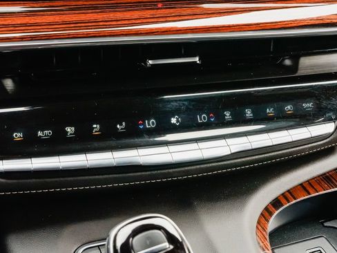 Certified 2023 Cadillac Escalade ESV Premium Luxury image 20