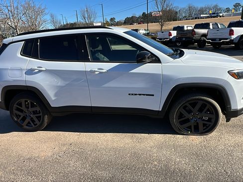 New 2026 Jeep Compass Latitude AWD/4WD image 7