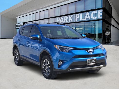 Used 2016 Toyota RAV4 XLE image 2
