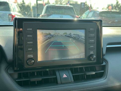 Used 2019 Toyota RAV4 XLE image 27