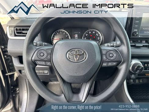 Used 2021 Toyota RAV4 XLE w/ Convenience Package image 32
