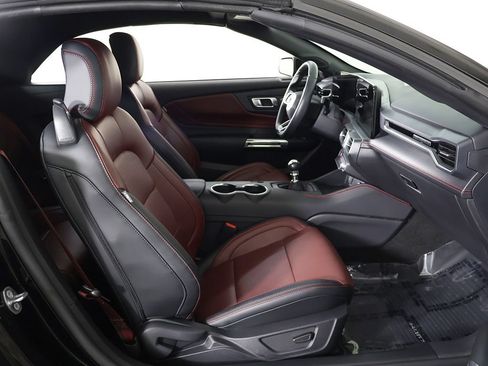 Used 2025 Ford Mustang GT Premium RWD image 29