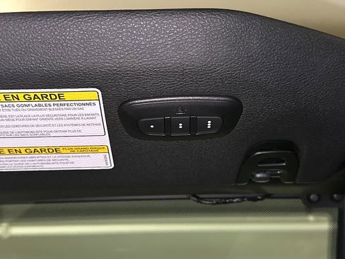 Used 2021 Jeep Wrangler Unlimited Sahara image 35