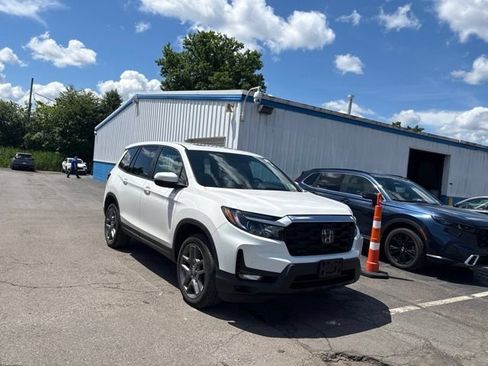Used 2023 Honda Passport EX-L image 2