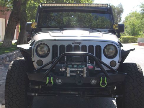 Used 2013 Jeep Wrangler Unlimited Rubicon AWD/4WD image 4