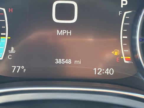 Used 2025 Chrysler Pacifica Limited FWD image 25