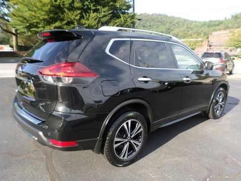 Used 2019 Nissan Rogue SV w/ Premium Package AWD/4WD image 6