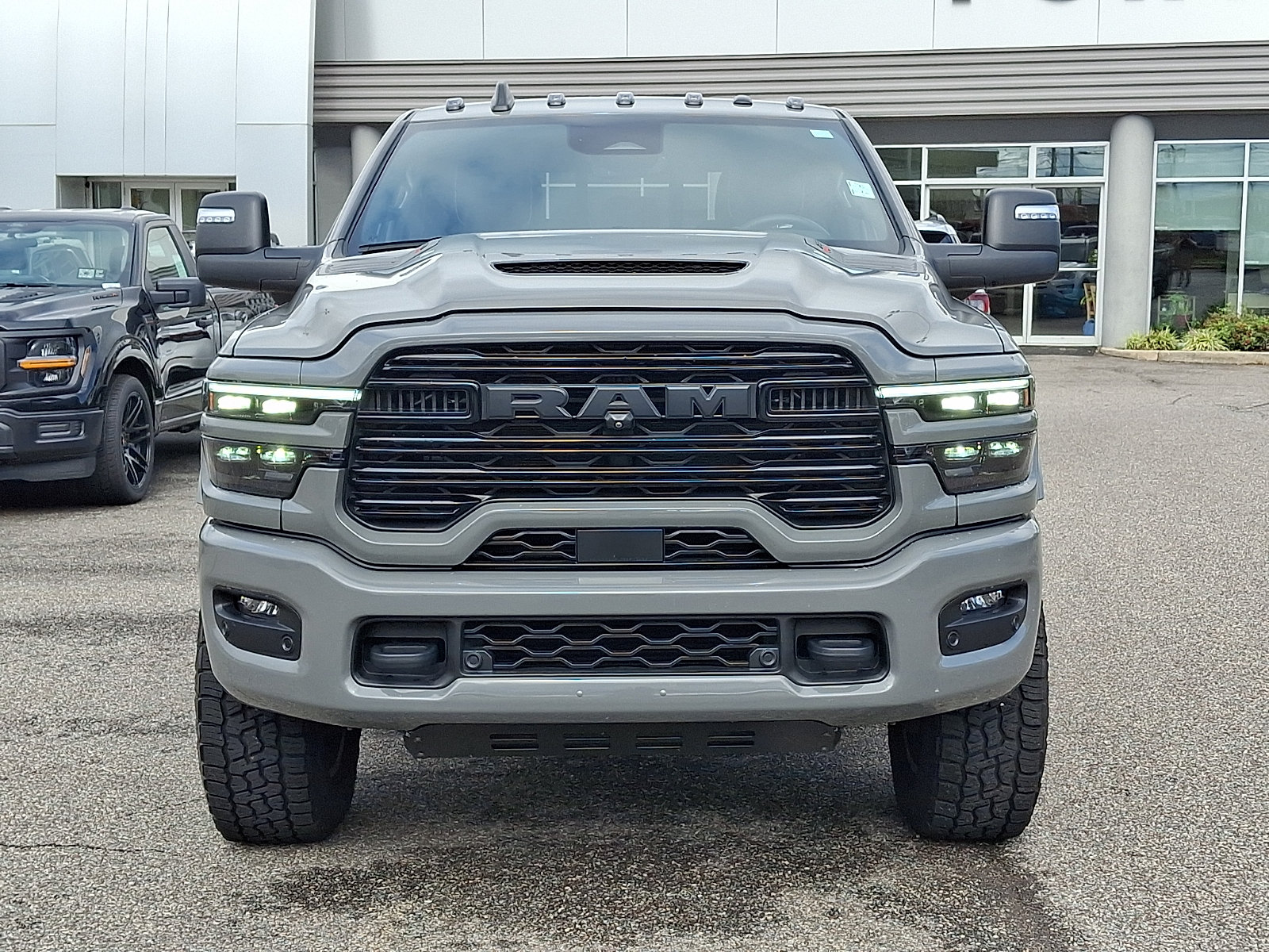 Used 2025 RAM 2500 Laramie w/ Night Edition AWD/4WD image 3