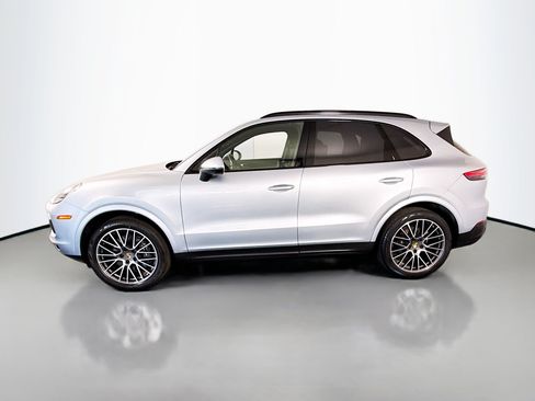 Used 2023 Porsche Cayenne Platinum Edition AWD/4WD image 6