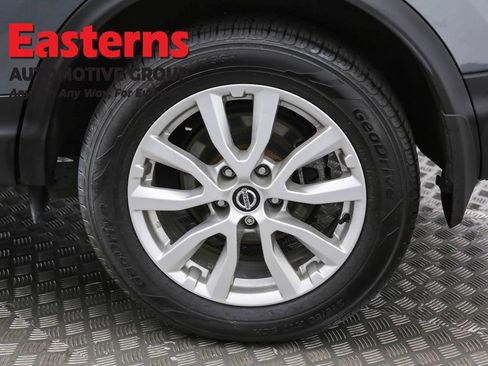 Used 2021 Nissan Rogue Sport S image 33