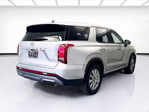 Used 2023 Hyundai Palisade SE image 4