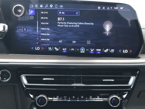 Used 2025 Chevrolet Traverse High Country FWD image 13