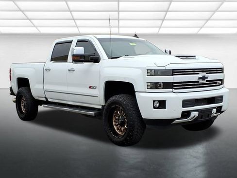 Used 2019 Chevrolet Silverado 2500 LTZ w/ Duramax Plus Package image 9