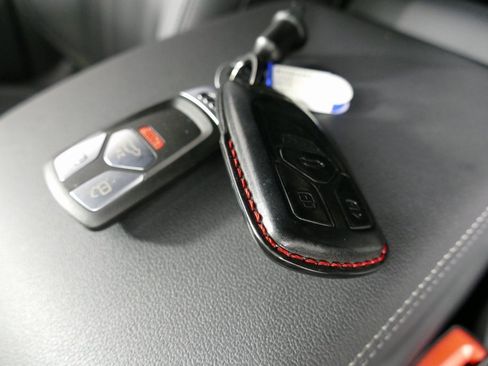 Used 2023 Audi SQ5 Prestige image 13