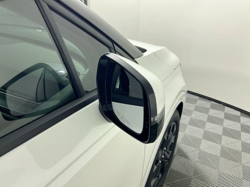 Certified 2024 Kia Carnival SX Prestige image 33