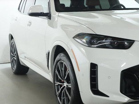 Used 2024 BMW X5 xDrive40i w/ M Sport Package AWD/4WD image 9
