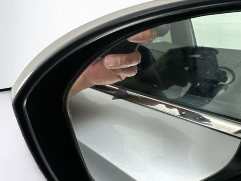 Used 2025 Mitsubishi Outlander SE image 16