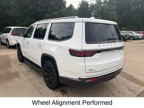 Used 2022 Jeep Wagoneer Series II AWD/4WD image 10