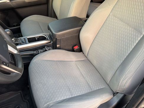 Used 2020 Toyota Tacoma SR5 RWD image 28