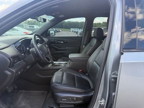 Used 2023 Chevrolet Traverse RS AWD/4WD image 10
