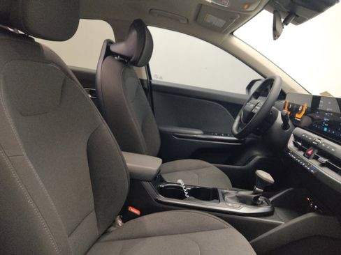 Used 2025 Kia K4 FWD image 21