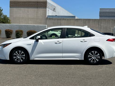 Used 2021 Toyota Corolla LE FWD image 9