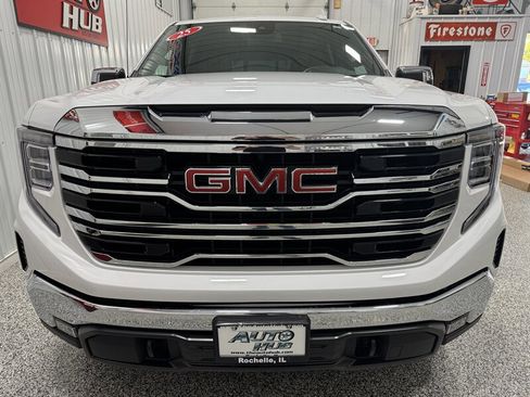Used 2025 GMC Sierra 1500 SLT w/ SLT Premium Package image 12