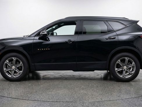 Used 2025 Chevrolet Blazer LT image 5