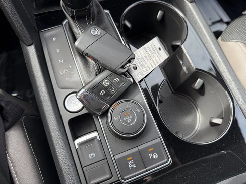 Used 2021 Volkswagen Atlas Cross Sport SEL Premium R-Line image 15