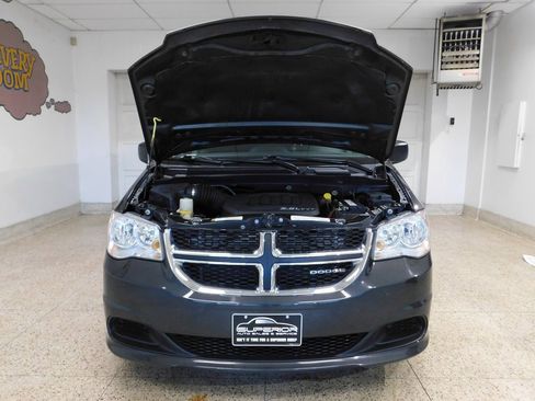 Used 2011 Dodge Grand Caravan SXT image 12
